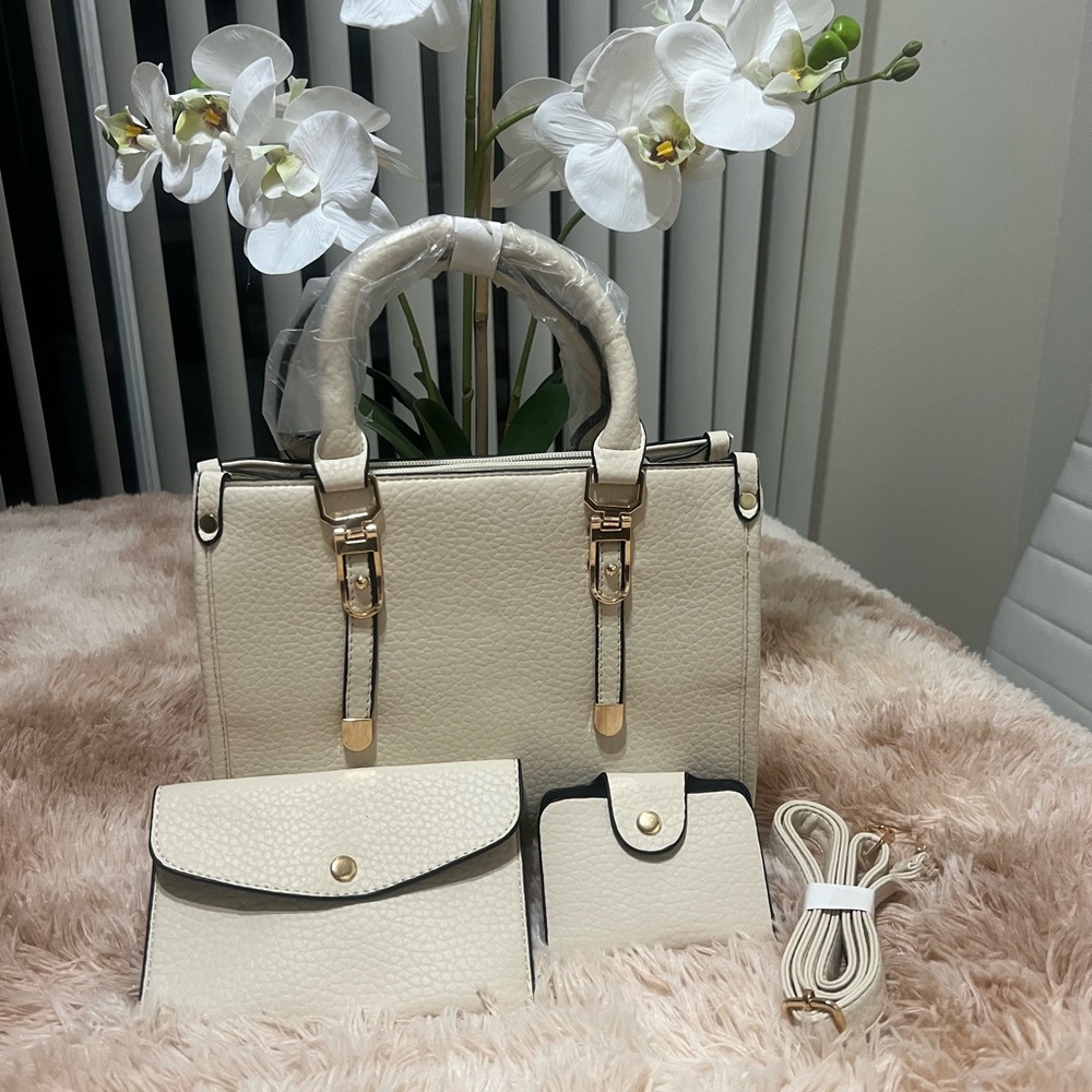 Elegant Cream Handbag Set